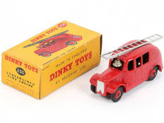 Lot 242 - DINKY TOYS (GB) (1)