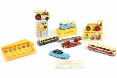 DINKY TOYS (8)