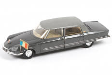 Lot 225 - DINKY TOYS (FRANCE) (1)