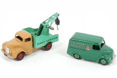 Lot 192 - DINKY TOYS (GB) (2)