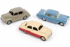 Lot 221 - DINKY TOYS (GB) (3)