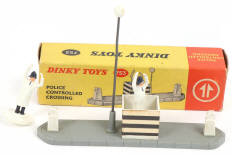 Lot 214 - DINKY TOYS (GB) (1)