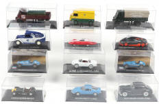 Lot 65 - DIVERS (12)