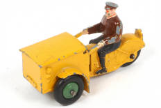 Lot 73 - DINKY TOYS (FRANCE) (1)