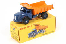 Lot 167 - DINKY TOYS (FRANCE) (1)