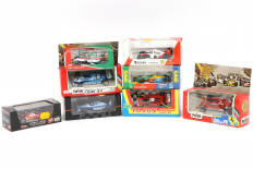 Lot 127 - DIVERS (8)