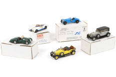 Lot 109 - DIVERS (5)