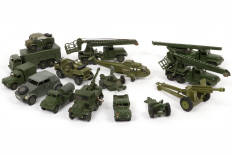 Lot 102 - DINKY TOYS (GB) (15)
