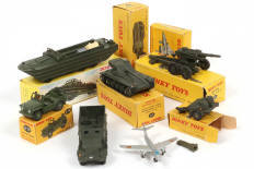 Lot 261 - DINKY TOYS (7)