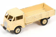 Lot 271 - DINKY TOYS (FRANCE) (1)
