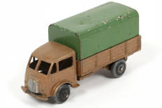 Lot 273 - DINKY TOYS (FRANCE) (1)