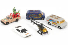 Lot 126 - CORGI TOYS (GB) (5)