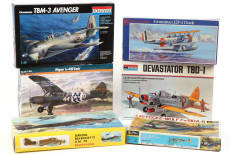 Lot 110 - DIVERS (6)