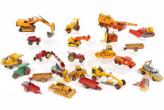 Lot 93 - DIVERS (24)