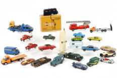 Lot 98 - DIVERS (27)