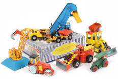 Lot 313 - DINKY TOYS (GB) (9)