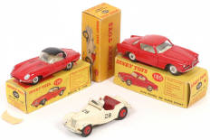 Lot 306 - DINKY TOYS (GB) (3)