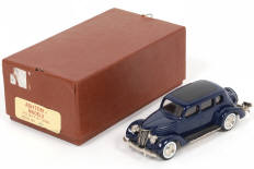 Lot 137 - ASHTON MODELS (USA) (1)