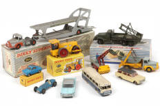 Lot 351 - DINKY TOYS (FRANCE) (10)