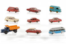 Lot 324 - DINKY TOYS (FRANCE) (9)