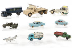 Lot 332 - DINKY TOYS (FRANCE) (10)
