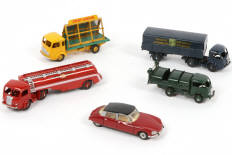 Lot 321 - DINKY TOYS (FRANCE) (5)