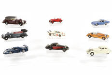 Lot 348 - DIVERS (9)