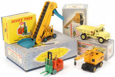 Lot 299 - DINKY TOYS (GB) (4)