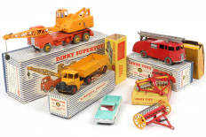Lot 300 - DINKY TOYS (GB) (6)