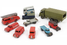 Lot 304 - DINKY TOYS (GB) (10)