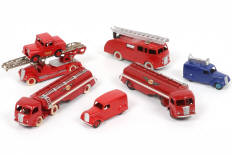 Lot 323 - DINKY TOYS (7)