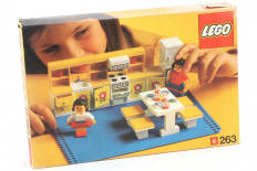 Lot 211 - LEGO (DANEMARK) (1)
