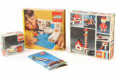 Lot 216 - LEGO (DANEMARK) (4)
