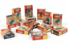 Lot 220 - LEGO (DANEMARK) (14)