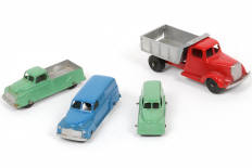 Lot 140 - TOOTSIETOY (USA) (4)