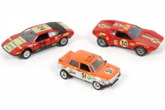 Lot 77 - DIVERS (3)