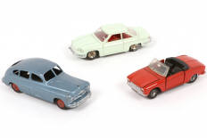 Lot 250 - DINKY TOYS (FRANCE) (3)