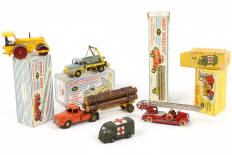 Lot 262 - DINKY TOYS (FRANCE) (5)