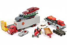 Lot 203 - DINKY TOYS (10)