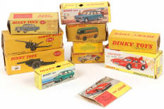 Lot 204 - DINKY TOYS (11)