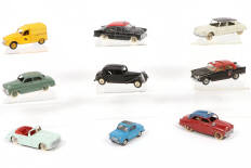 Lot 271 - DINKY TOYS (FRANCE) (9)