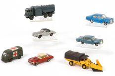 Lot 282 - DINKY TOYS (7)
