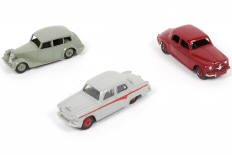 Lot 245 - DINKY TOYS (GB) (3)