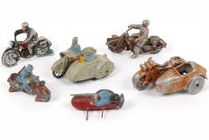 Lot 56 - DIVERS (6)