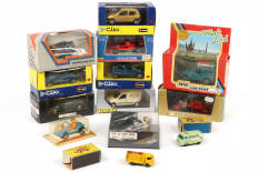 Lot 302 - DIVERS (13)