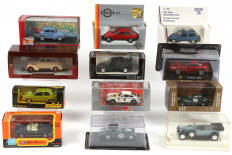 Lot 36 - DIVERS (12)