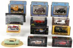 Lot 38 - DIVERS (12)