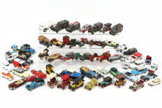 Lot 75 - DIVERS (61)