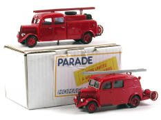 PARADE & MINITRUCKS (2)