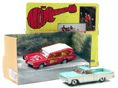 CORGI TOYS & DINKY TOYS GB (2)